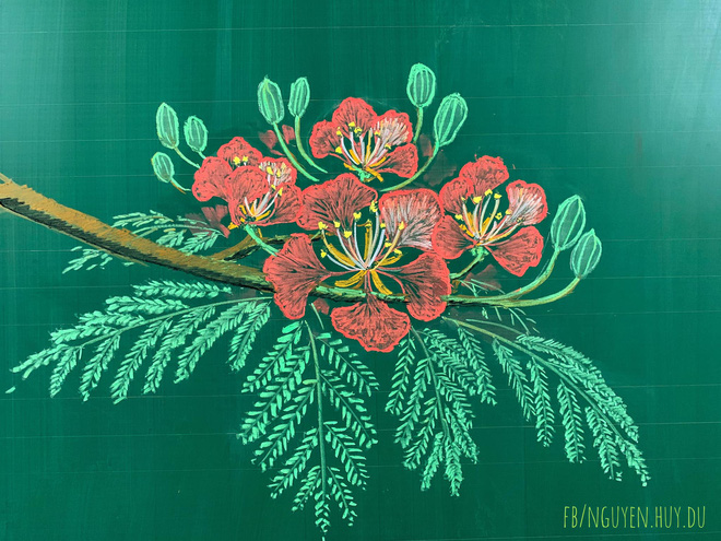 Thầy giáo 9X vẽ hoa phượng đỉnh cao giống y như thật, xem đến ảnh chữ viết càng phục hơn-1