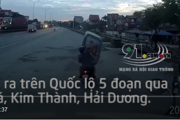 Trộm vứt xe bỏ chạy khi bị truy đuổi-1