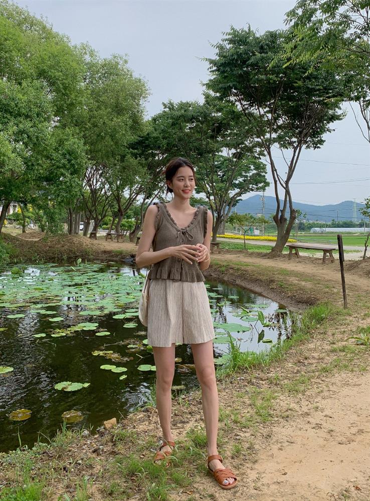 Hot bậc nhất hè này là quần shorts ống rộng và 4 cách diện vừa sành điệu vừa hack dáng hết cỡ-2