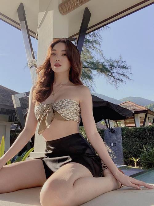 Lan Ngọc quấn khăn làm áo, nhìn sơ cứ như vải vụn nhưng sự thật hoàn toàn ngược lại-1