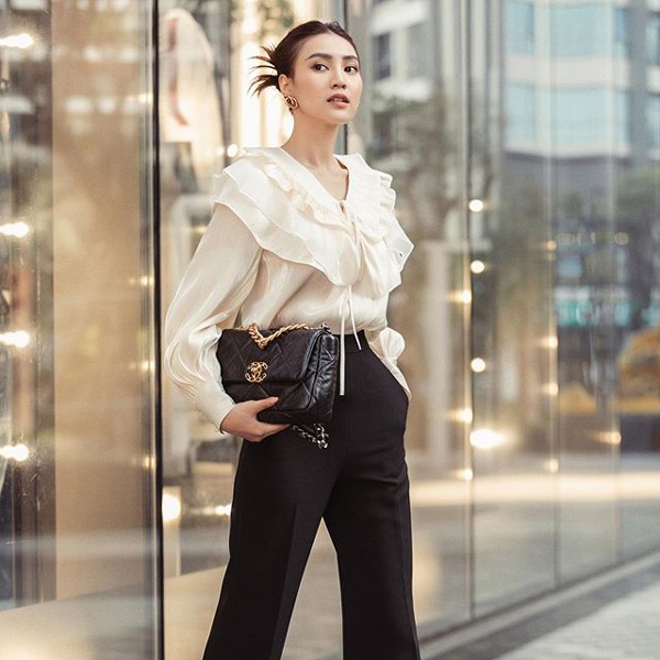 Lan Ngọc quấn khăn làm áo, nhìn sơ cứ như vải vụn nhưng sự thật hoàn toàn ngược lại-12