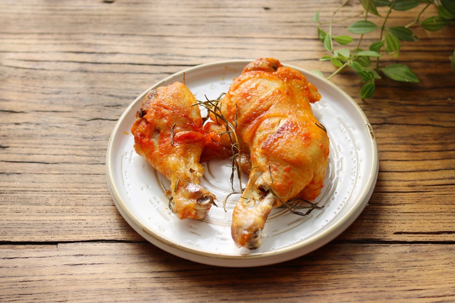 Bí quyết cho món gà nướng vàng ươm hấp dẫn dùng nồi chiên không dầu-4