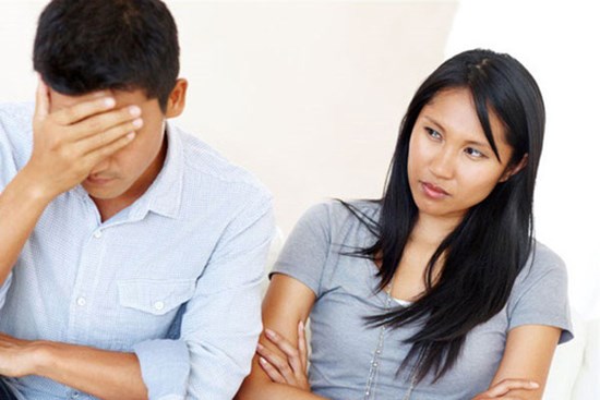 Mỗi lần cãi nhau xong, vợ lại lao vào lau chùi bồn cầu, một lần tò mò nhìn thử, tôi quyết định ly hôn ngay lập tức