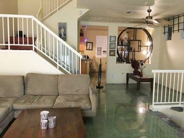 2 mẹ đơn thân sắm nhà bên trời Tây: Phi Nhung kiếm tiền như nước nhưng ở nơi giản dị-2