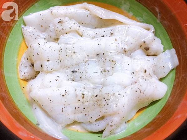 Đãi cả nhà món mực chiên sốt cam chuẩn nhà hàng 5* cho bữa trưa cuối tuần lạ miệng-3