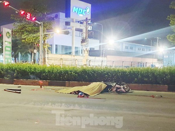Phát hiện thi thể đôi nam nữ biến dạng giữa đường lúc rạng sáng-2