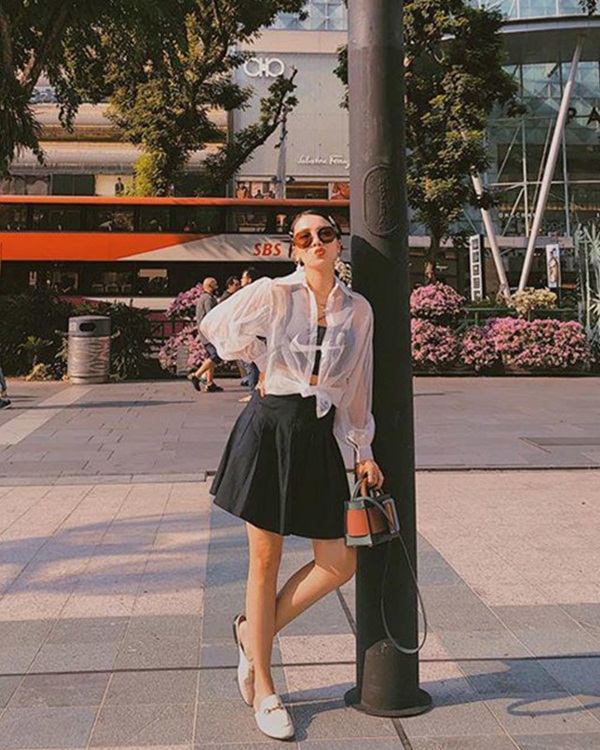 Đi ngược với style công sở thanh lịch, mỹ nhân Vbiz dắt tay nhau khoe nội y nổi bật-3