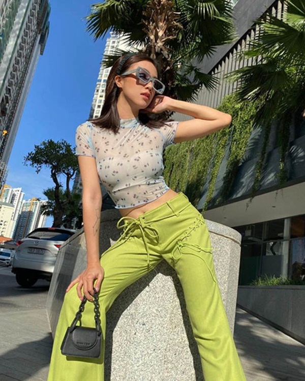 Đi ngược với style công sở thanh lịch, mỹ nhân Vbiz dắt tay nhau khoe nội y nổi bật-4