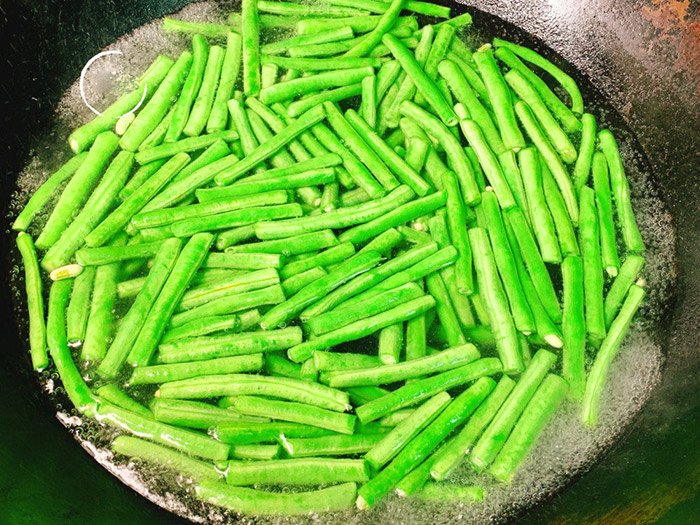 Rửa đỗ xong đừng xào ngay, phải thêm 2 bước nữa, nhiều người làm sai nên không ngon, giòn-3