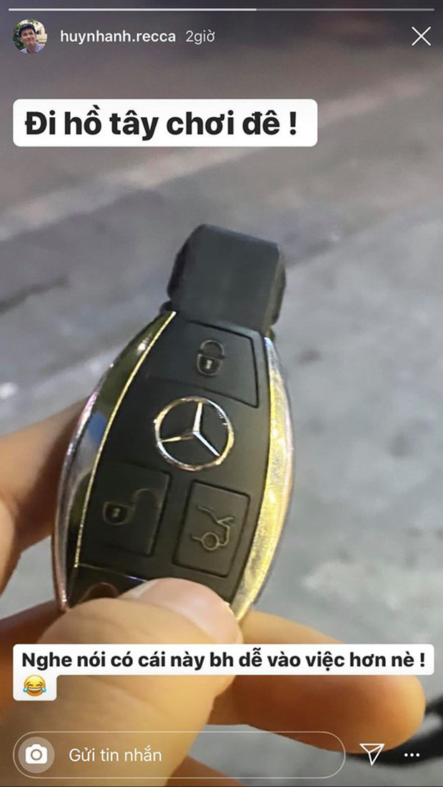 Nghi vấn Huỳnh Anh cố tình khoe xế hộp để cà khịa” chuyện đi con Mẹc nhún nhẩy Hồ Tây của ai kia?-1