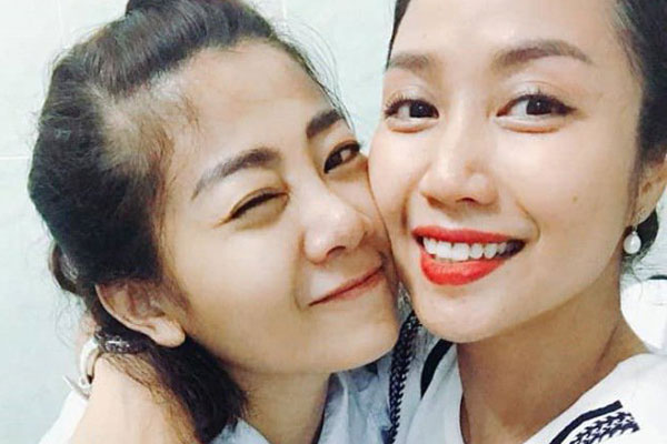 Bố mẹ Phùng Ngọc Huy thay mặt con trai làm lễ cúng 100 ngày cho Mai Phương, xuất hiện bên bảo mẫu bé Lavie-4