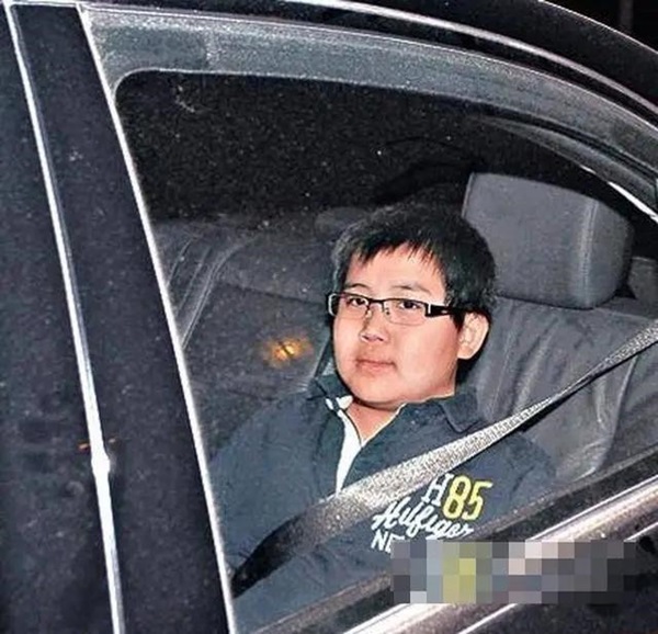 Xem lại trang cá nhân của thiếu gia EQ thấp nhất gia tộc Vua sòng bài Macau: Hóa ra danh tính con trai bí ẩn đã được hé lộ từ hơn 1 năm trước-2