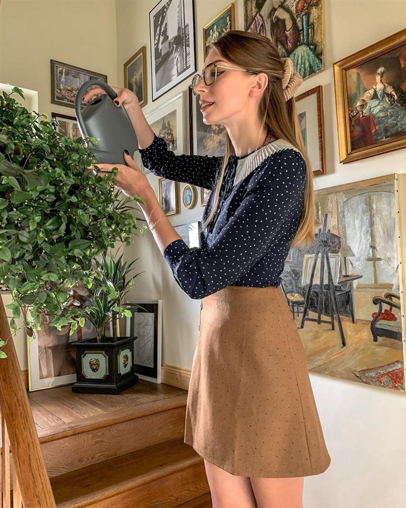 4 mẫu chân váy xinh như mộng được phụ nữ Pháp si mê từ năm này qua tháng khác, bạn sắm theo là style đã lên đời rồi-3