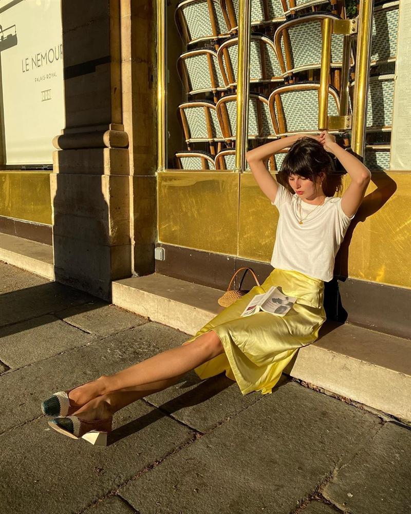4 mẫu chân váy xinh như mộng được phụ nữ Pháp si mê từ năm này qua tháng khác, bạn sắm theo là style đã lên đời rồi-5