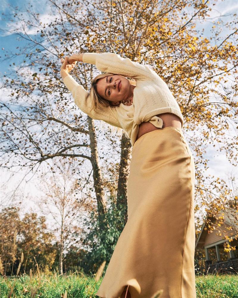 4 mẫu chân váy xinh như mộng được phụ nữ Pháp si mê từ năm này qua tháng khác, bạn sắm theo là style đã lên đời rồi-8