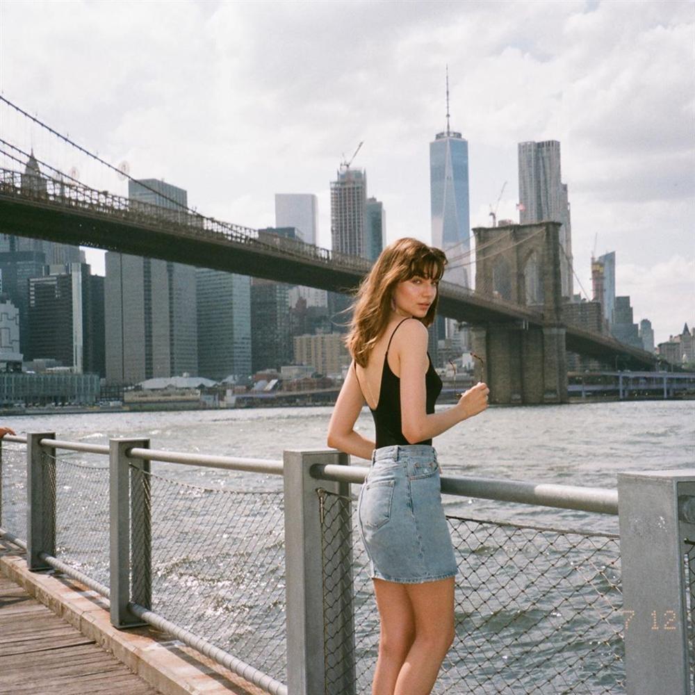 4 mẫu chân váy xinh như mộng được phụ nữ Pháp si mê từ năm này qua tháng khác, bạn sắm theo là style đã lên đời rồi-16