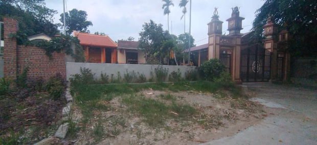 Người phát hiện cháu bé bị bỏ rơi dưới hố gas: Tôi đang xem lại ảnh cháu thì nhận được tin dữ, cứ nghĩ cháu sẽ vượt qua vậy mà…”-2