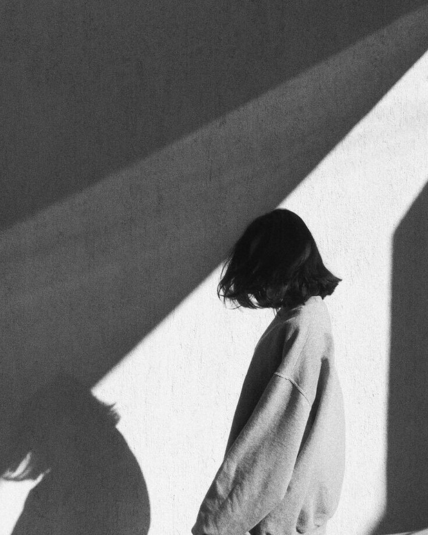 Suốt 1 học kì, mình và bạn thân bị ném khăn lau bảng, bị đổ nước vào giày nhưng tụi mình đã im lặng-5