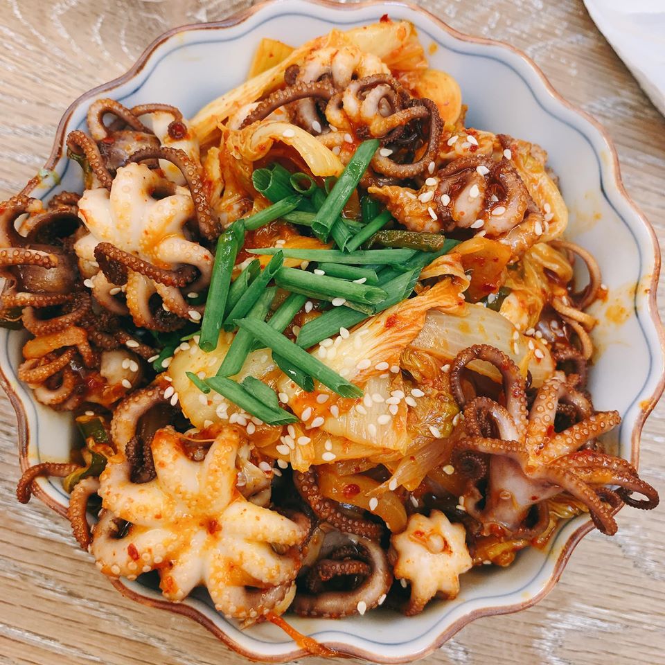 Được đại gia Đức An trổ tài làm bạch tuộc xào kim chi, bảo sao Phan Như Thảo tự tin giỏi nhất là chọn chồng-1