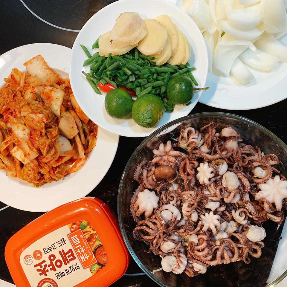 Được đại gia Đức An trổ tài làm bạch tuộc xào kim chi, bảo sao Phan Như Thảo tự tin giỏi nhất là chọn chồng-2