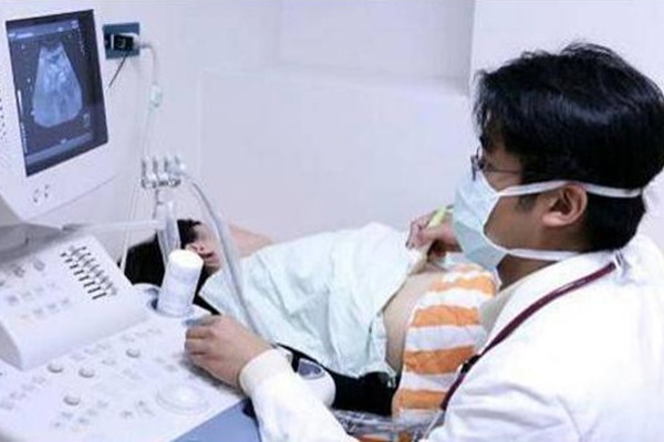 Xuất huyết ồ ạt do nhau tiền đạo, sản phụ phải thay một nửa máu trong cơ thể-3