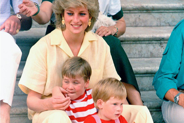 Sự thật về bức ảnh phơi bày cho toàn thế giới biết cuộc hôn nhân đã chết của Công nương Diana: Gần ngay trước mắt mà xa tận chân trời-7