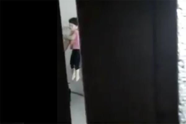 Lời khai lạnh lùng của gã đàn ông đánh đập dã man, siết cổ bé gái 3 tuổi ở Sài Gòn-4