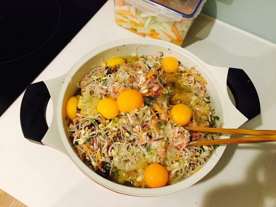 Vụng về không biết rán nem thì nên học hỏi bí quyết này, kiểu gì cũng được mẹ chồng khen nức nở-1