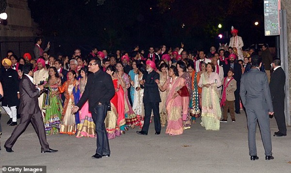 Tỷ phú giàu nhất nhì thế giới mạnh tay vung gần 1.500 tỷ đồng cho con gái làm đám cưới, 7 năm sau hôn lễ là kết cục không ai ngờ-1