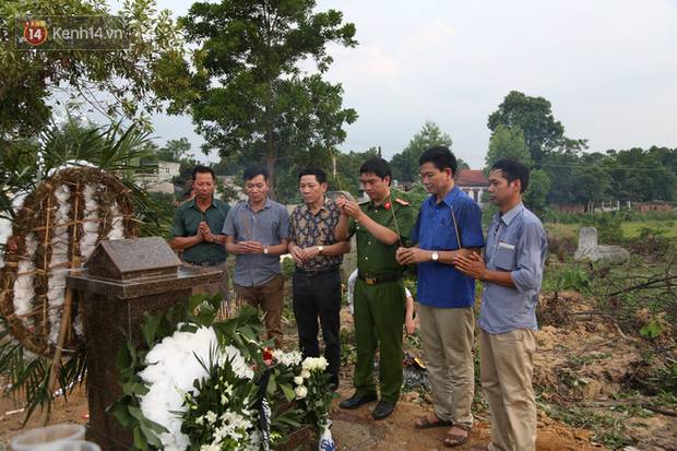 Đám tang lặng lẽ của bé sơ sinh bị mẹ bỏ rơi dưới hố gas, không có người thân bên cạnh: Con mạnh mẽ lắm rồi, yên nghỉ nhé”-19