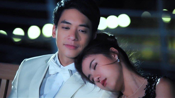 Thấy vết máu loang lổ trên ga giường, vợ ngấm ngầm điều tra chồng nhưng lại chết đứng khi nghe tiết lộ từ cô em dâu-1