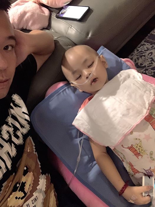 Hành trình cùng con chống chọi với ung thư của ông bố trẻ khiến bao người bật khóc-3