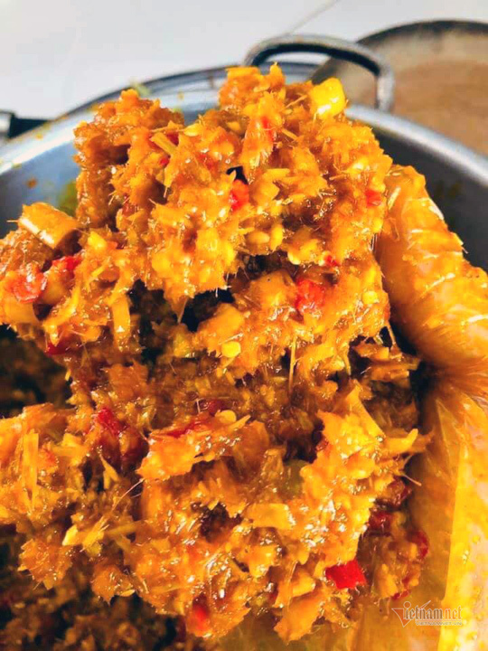 Cá sấu nguyên con rẻ như rau, nướng ăn liền ngày bán 2 tạ-3