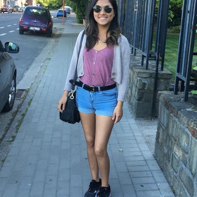 Cô gái Hmong nói tiếng Anh như gió Lò Thị Mai khoe ảnh cuộc sống tươi vui ở Bỉ, tiết lộ bị nhiều người xem thường hậu ly hôn-4