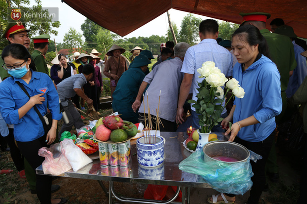 Vụ bé sơ sinh tử vong vì bị bỏ rơi dưới hố gas: Người mẹ nhẫn tâm cũng từng bỏ mặc 1 đứa con của mình trước đó-2