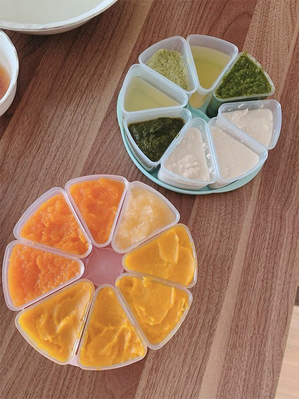 Hết thuê 3 giúp việc, vợ 2 MC Thành Trung tiếp tục cho cặp song sinh ăn dặm cầu kỳ-6