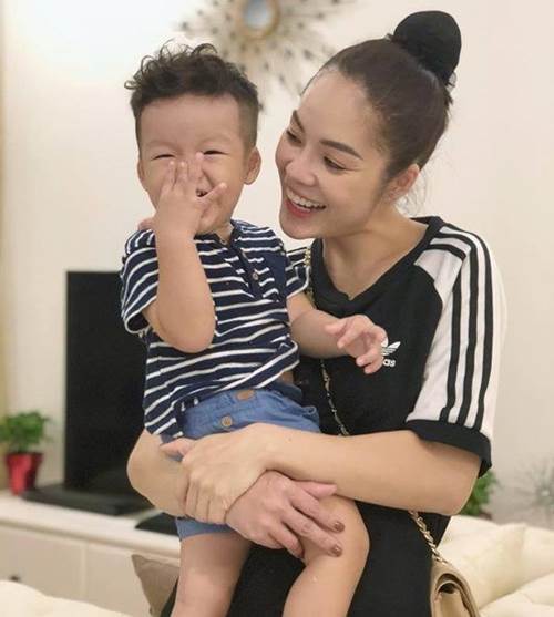 Ly hôn không có 1 đồng giờ 2 mẹ đơn thân này tự mua nhà tiền tỷ, ở cùng con-1