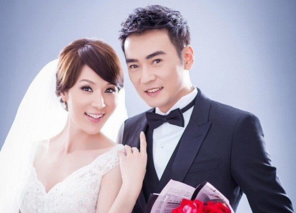 2 lần hôn nhân thất bại, Triển Chiêu Tiêu Ân Tuấn tìm được người mới là chân dài nóng bỏng?-4