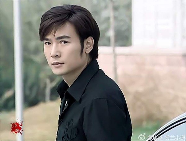 2 lần hôn nhân thất bại, Triển Chiêu Tiêu Ân Tuấn tìm được người mới là chân dài nóng bỏng?-6