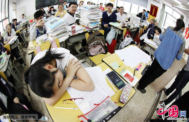 Kỳ thi đại học khốc liệt nhất thế giới sắp diễn ra ở Trung Quốc khủng khiếp đến mức nào?-12