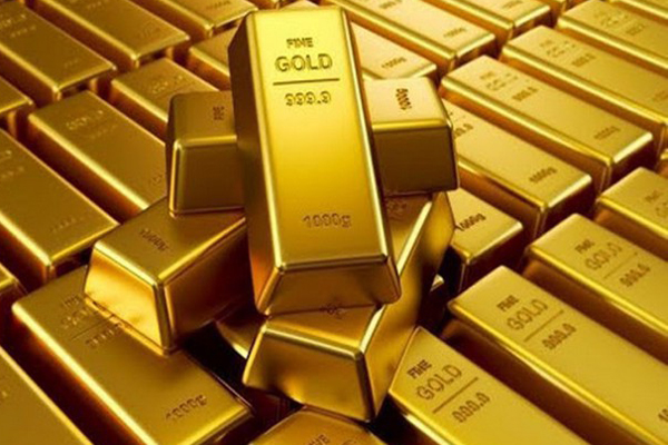 Lãi suất thấp, tôi có nên rút tiền tiết kiệm ra mua vàng?-2