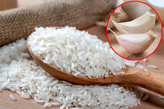 Bỏ vài tép tỏi vào thùng gạo: Tưởng vô nghĩa nhưng mang lại kết quả bất ngờ