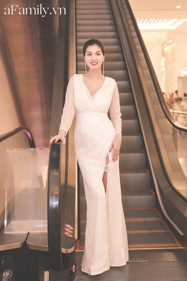 Hoa hậu đẻ 6 lần vẫn giữ được dáng đẹp ngỡ ngàng, ngực không hề bị chảy xệ dù cho con bú-3