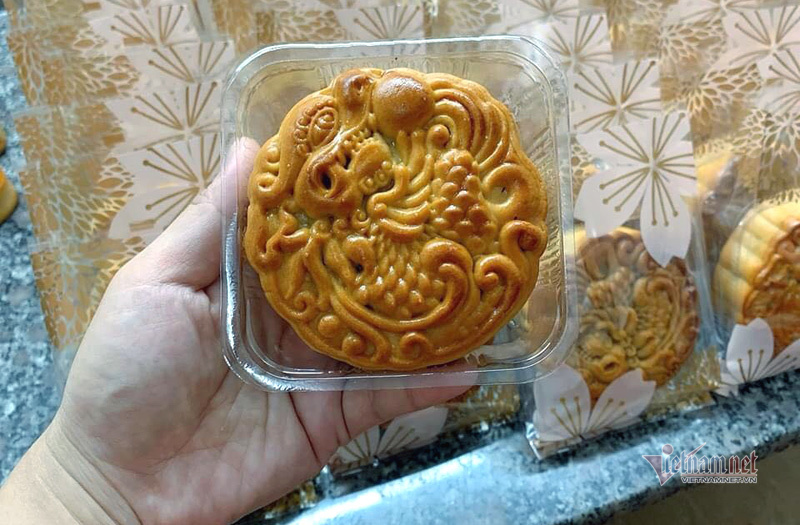Chính hè nóng 40 độ, rao bán bánh trung thu ngắm trăng hóng gió-2