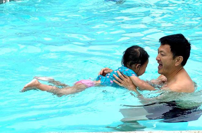 Kín tiếng chuyện lấy đại gia nhưng Thanh Thảo nuôi con gái chuẩn rich kid, nhìn tủ đồ là hiểu-5