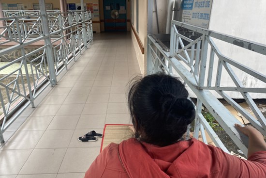 Đau xót lời kể bà ngoại bé trai 9 tuổi nghi bị mẹ ruột dùng kéo đâm thủng tim ở TP.HCM