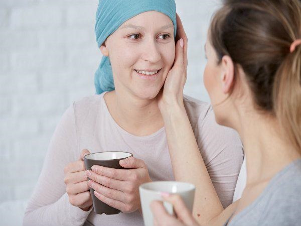 Có những dấu hiệu cảnh báo này, chị em cần đi khám sàng lọc ung thư ngay-1