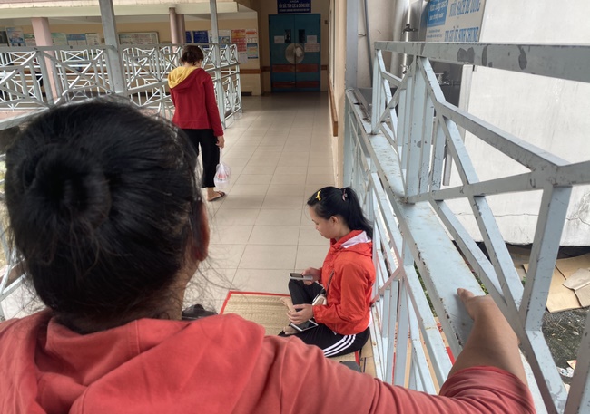 Lời khai người mẹ nghi dùng kéo đâm con trai 9 tuổi thủng tim: Bé tự cầm kéo, tự làm mình chảy máu?-3