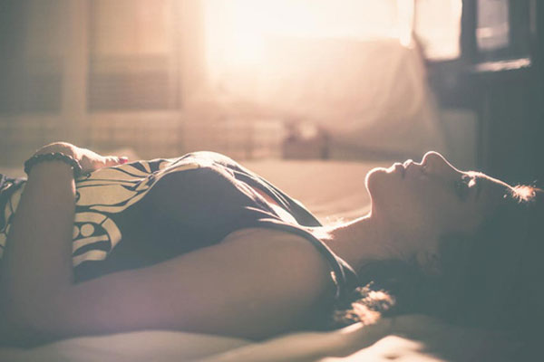 Chồng để lại lá đơn ly hôn rồi biệt tích, 2 năm sau lúc tôi đang mang thai thì anh bỗng trở về rồi đưa ra đề nghị khiến tôi bật khóc-2