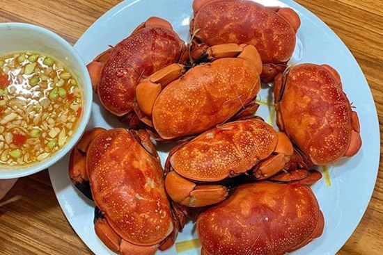 Ăn như cua hoàng đế, cả cân chưa được 1 lạng thịt chị em vẫn tranh mua